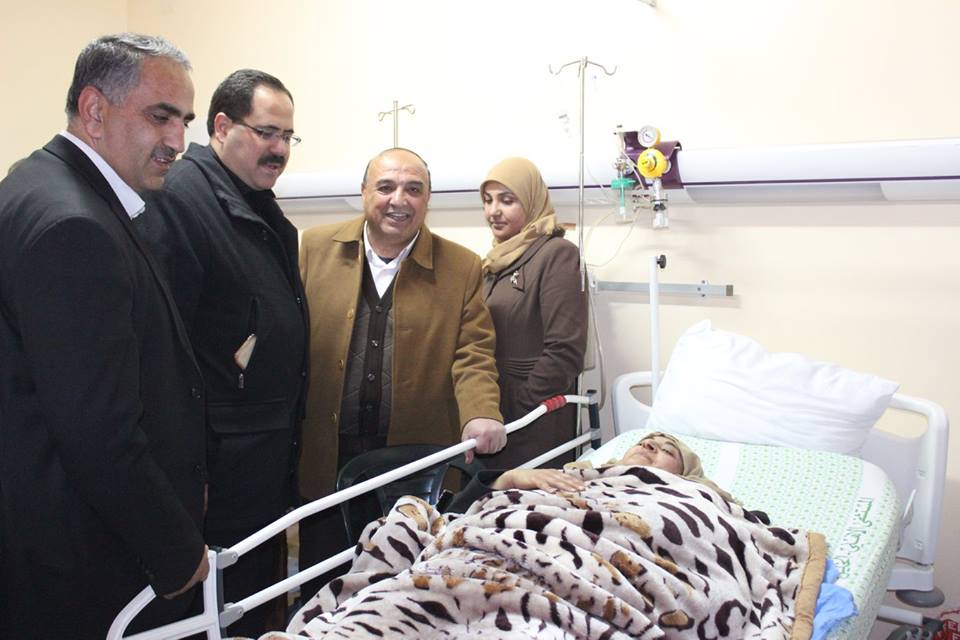 صيدم يطمئن على سلامة المعلمات اللاتي أصبن في حادث سير جنوب الخليل
